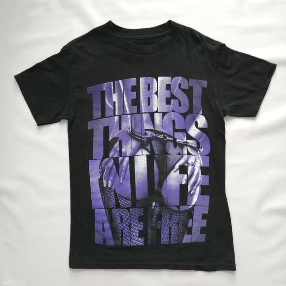 The Best Things In Life Are Free Black T-shirt Small - Picture 1 of 7